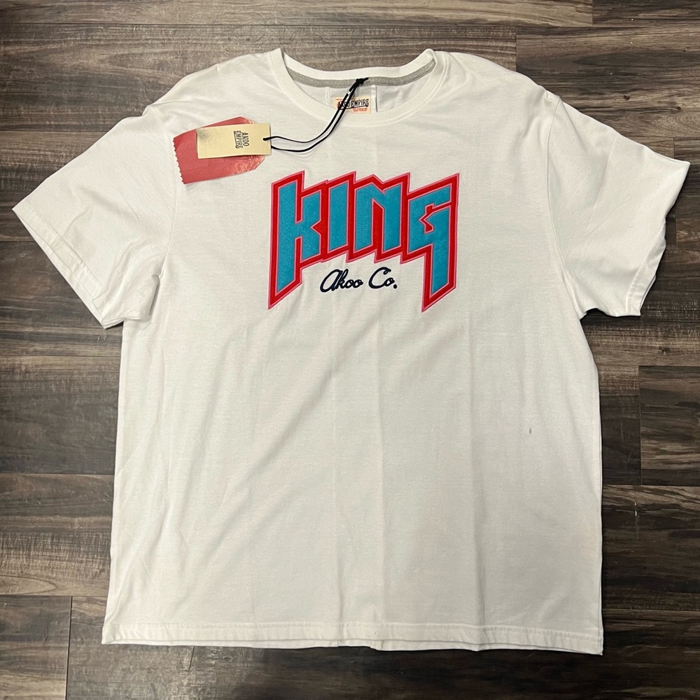 Akoo White Short Sleeve Tee with Graphic Design